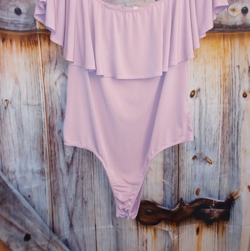 Ruffle one piece - Picture 4 of 4